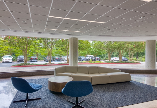 180 Interstate North - Lobby Seating Area
